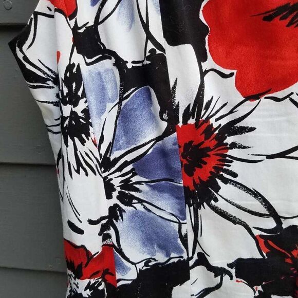 Anne Klein Black White Gray Red Floral Fit & Flare V Neck Dress see measurements - Picture 5 of 11
